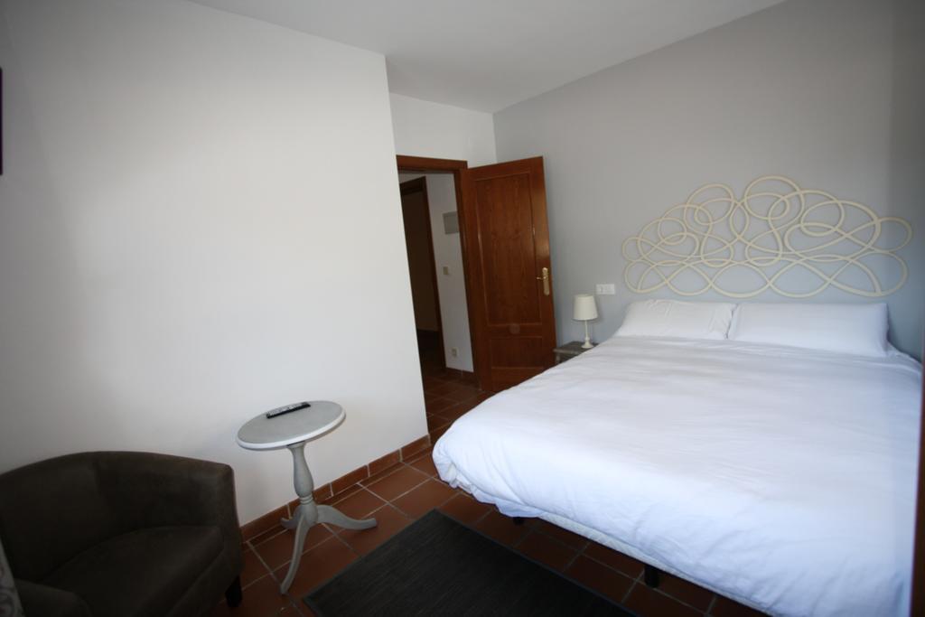 La Virgen de la Vega Apart-Hotel Selva Nevada חדר תמונה
