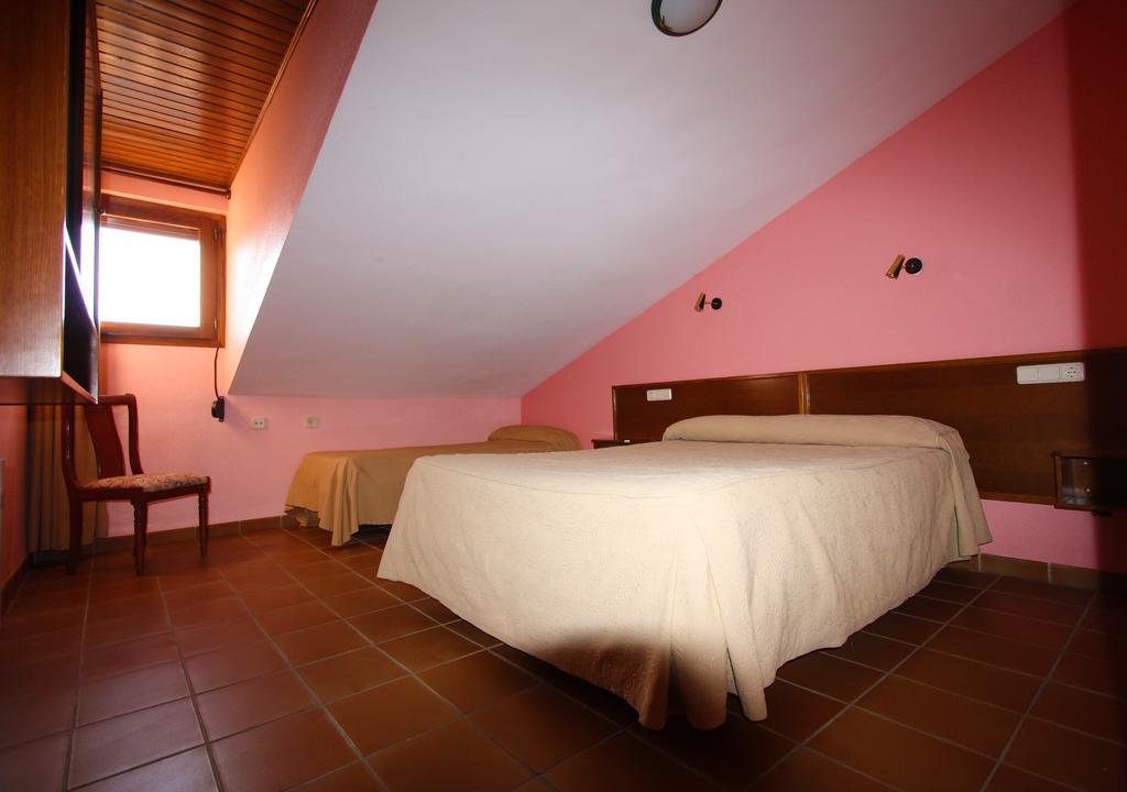 La Virgen de la Vega Apart-Hotel Selva Nevada חדר תמונה