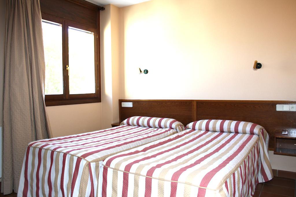 La Virgen de la Vega Apart-Hotel Selva Nevada מראה חיצוני תמונה
